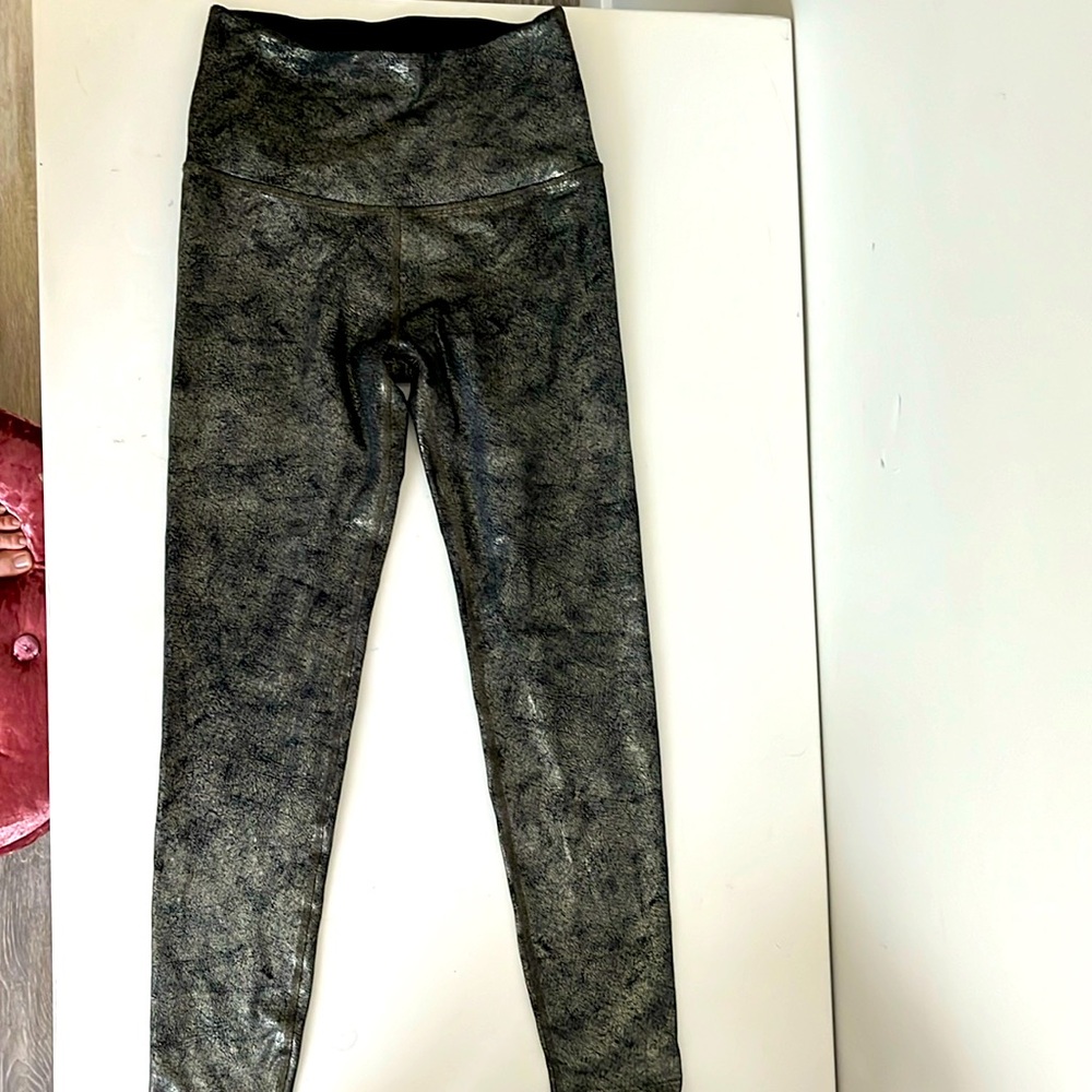Beyond yoga metallic legging